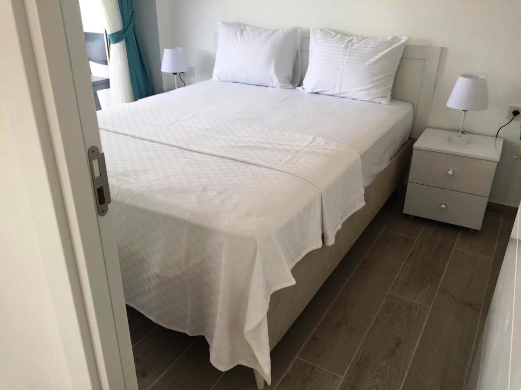 Sahil Aparts - Guelluek Aparthotel Milas Екстериор снимка